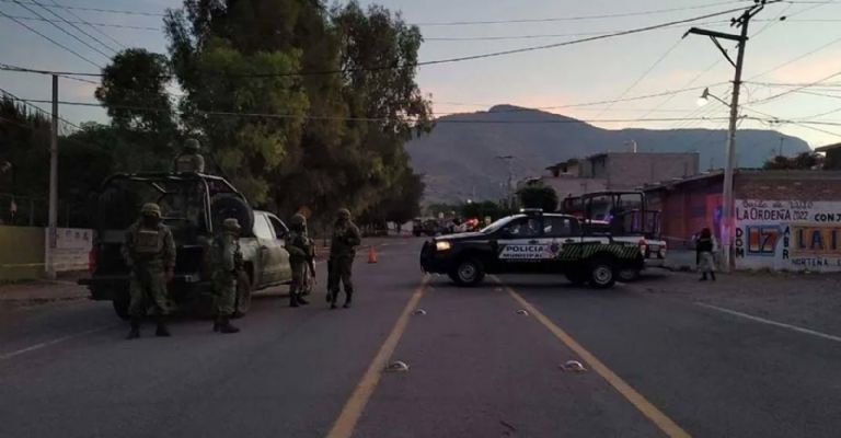 Encuentran dos cuerpos