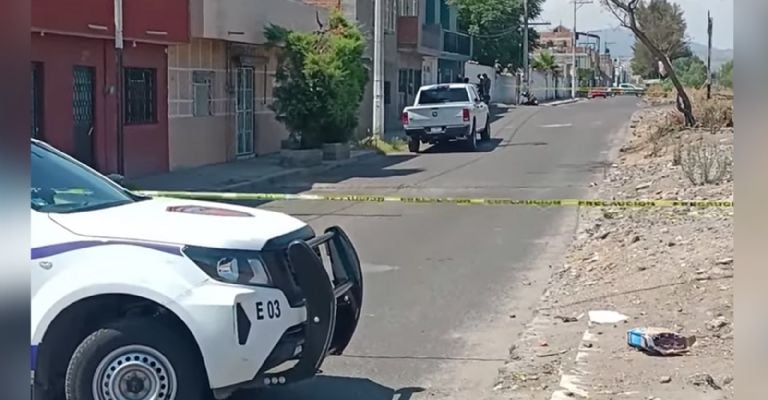 Autoridades arriban a la escena del crimen