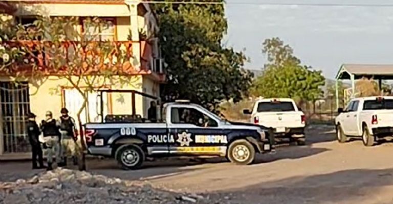 Autoridades llegan al lugar de los hechos