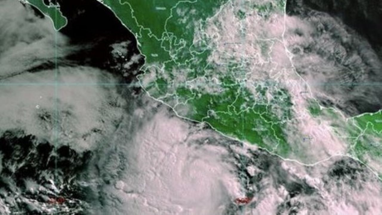 Alerta en el Pacífico de México: Huracán Blas es Categoría 1; SMN y NHC comparten información