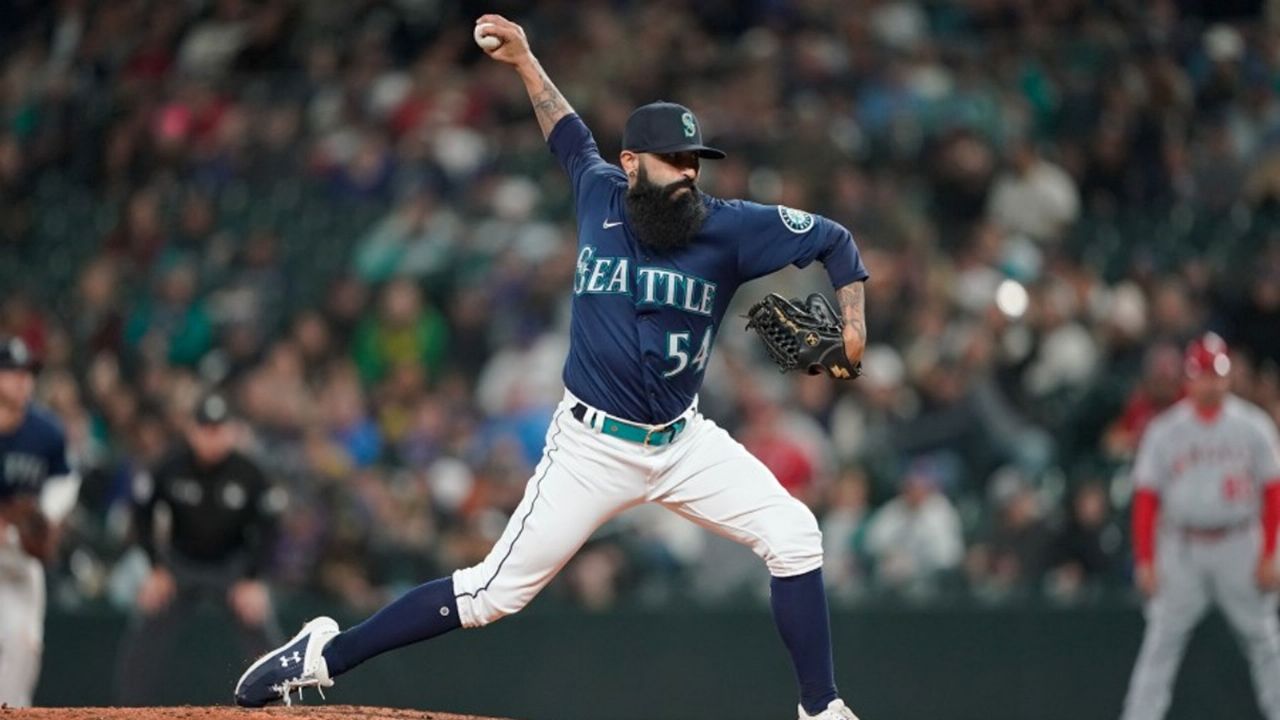 Le dan las gracias al ‘Mechón’: Sergio Romo es puesto en libertad por los Marineros de Seattle