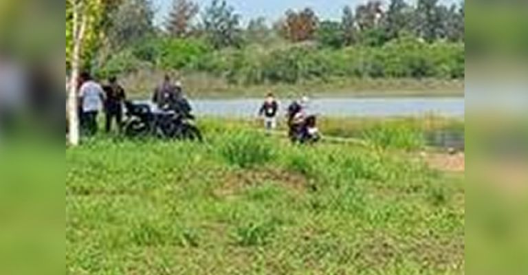 Autoridades trabajan en la escena del crimen