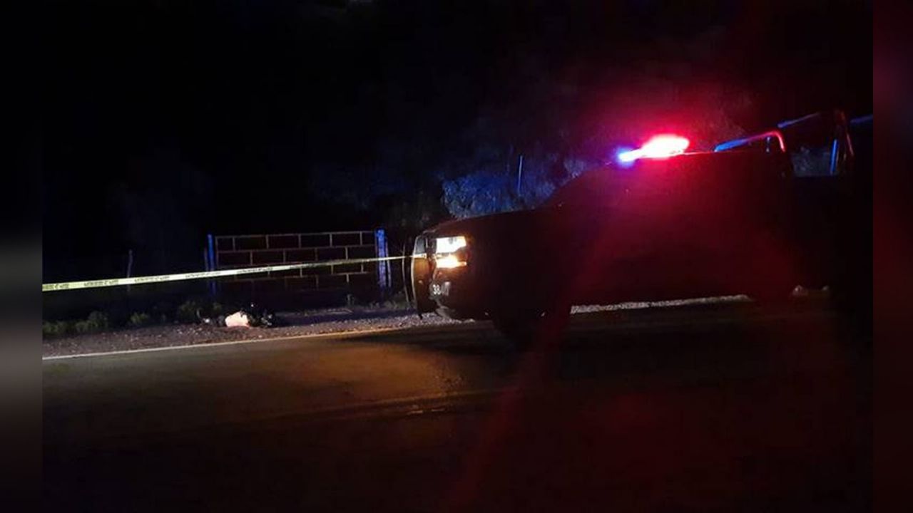 Autoridades llegan al sitio del crimen