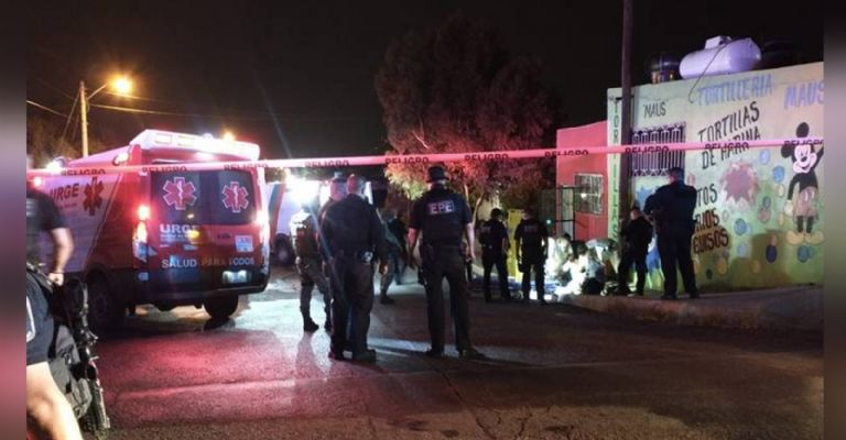 Pareja es atacada con arma de fuego; mujer pierde la vida