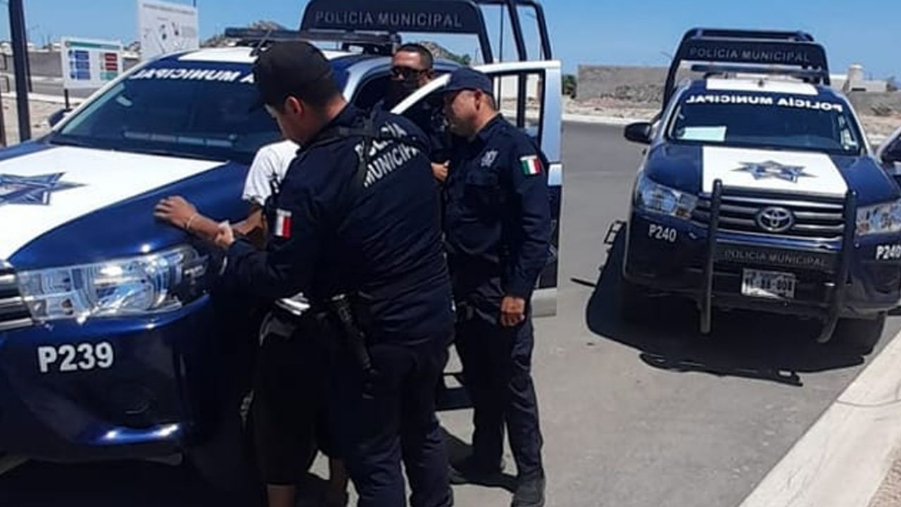 Arrestan a dos presuntos ‘tiradores’ en Hermosillo ; les aseguran diversas dosis de drogas
