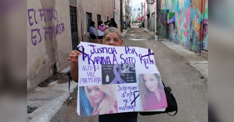Madre de Karina marcha para exigir justicia por su hija