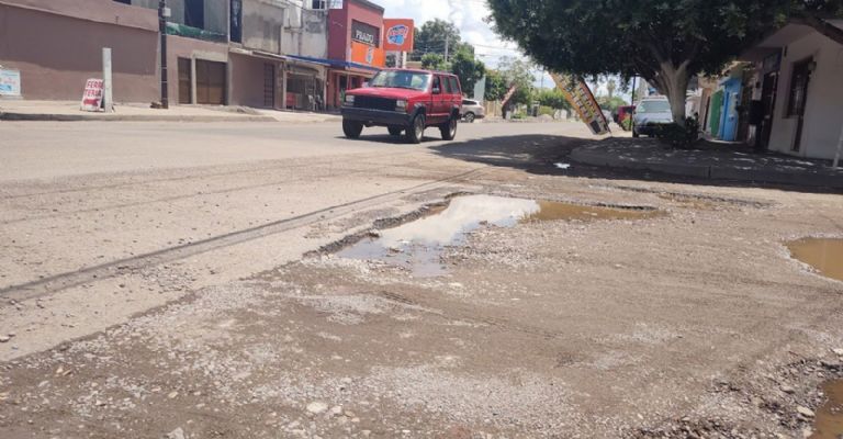 Se registran baches en Ciudad Obregón