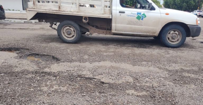 Se registran baches en Ciudad Obregón