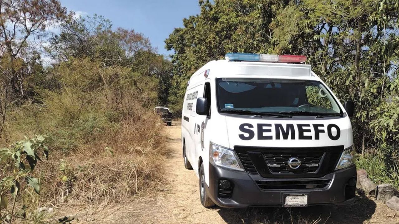 Semefo llega al sitio del crimen