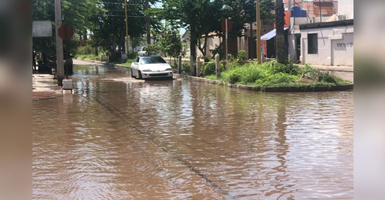 Intensa lluvia deja afectaciones materiales en calles de Ciudad Obregón