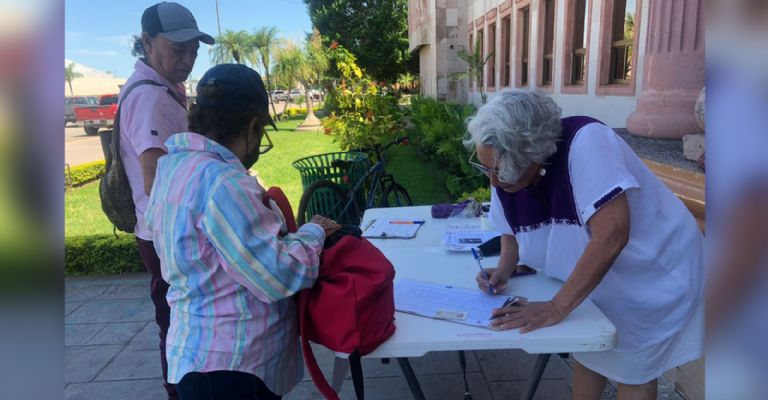 Recolectan firmas para que la 'Ley 3 de 3' sea enviada al Congreso