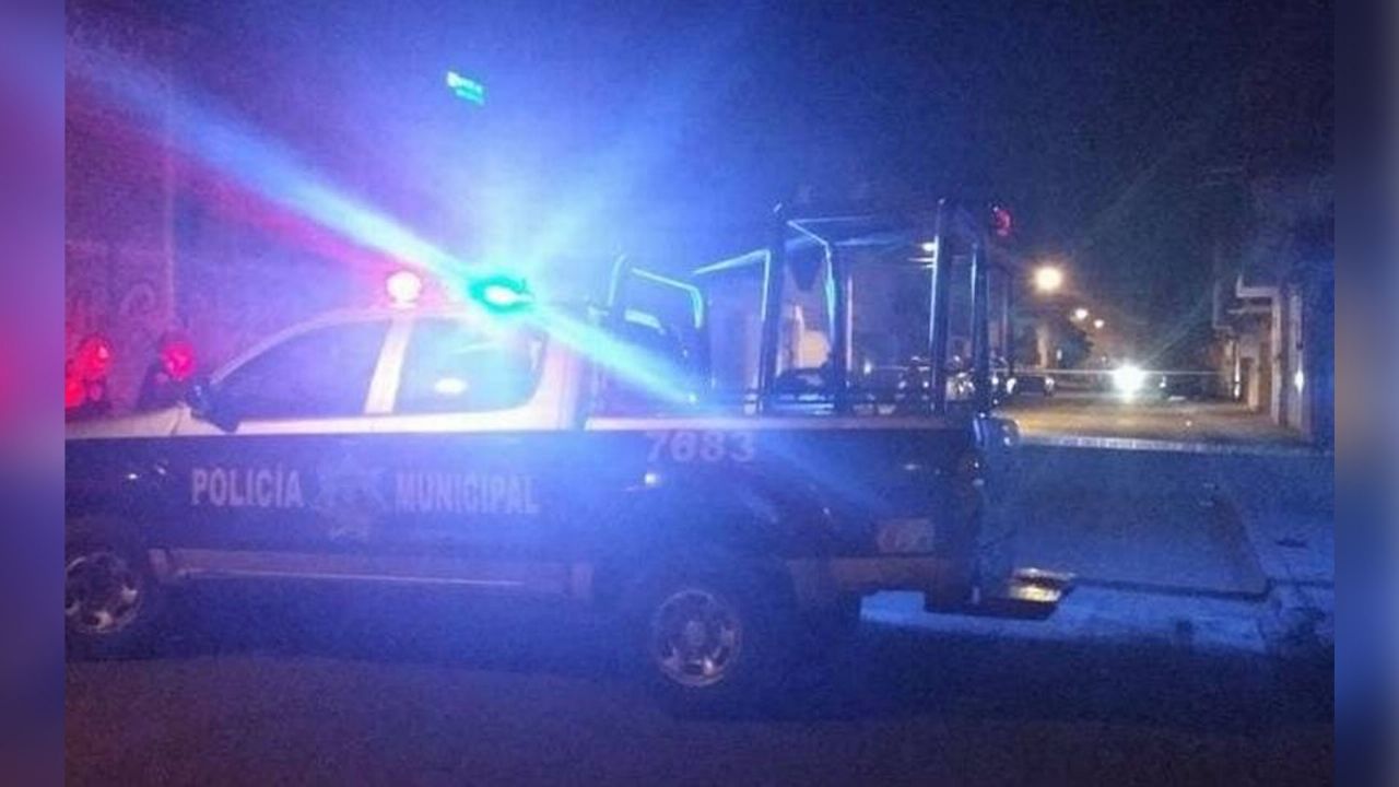 Autoridades llegan al sitio del crimen