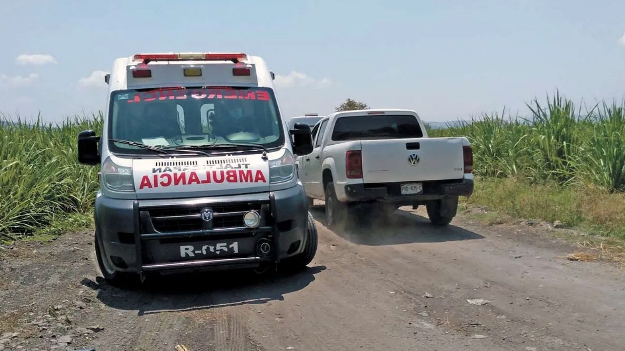 Paramédicos llegan al sitio