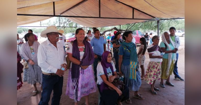 Se manifiestan previo a la llegada de AMLO a Rahun