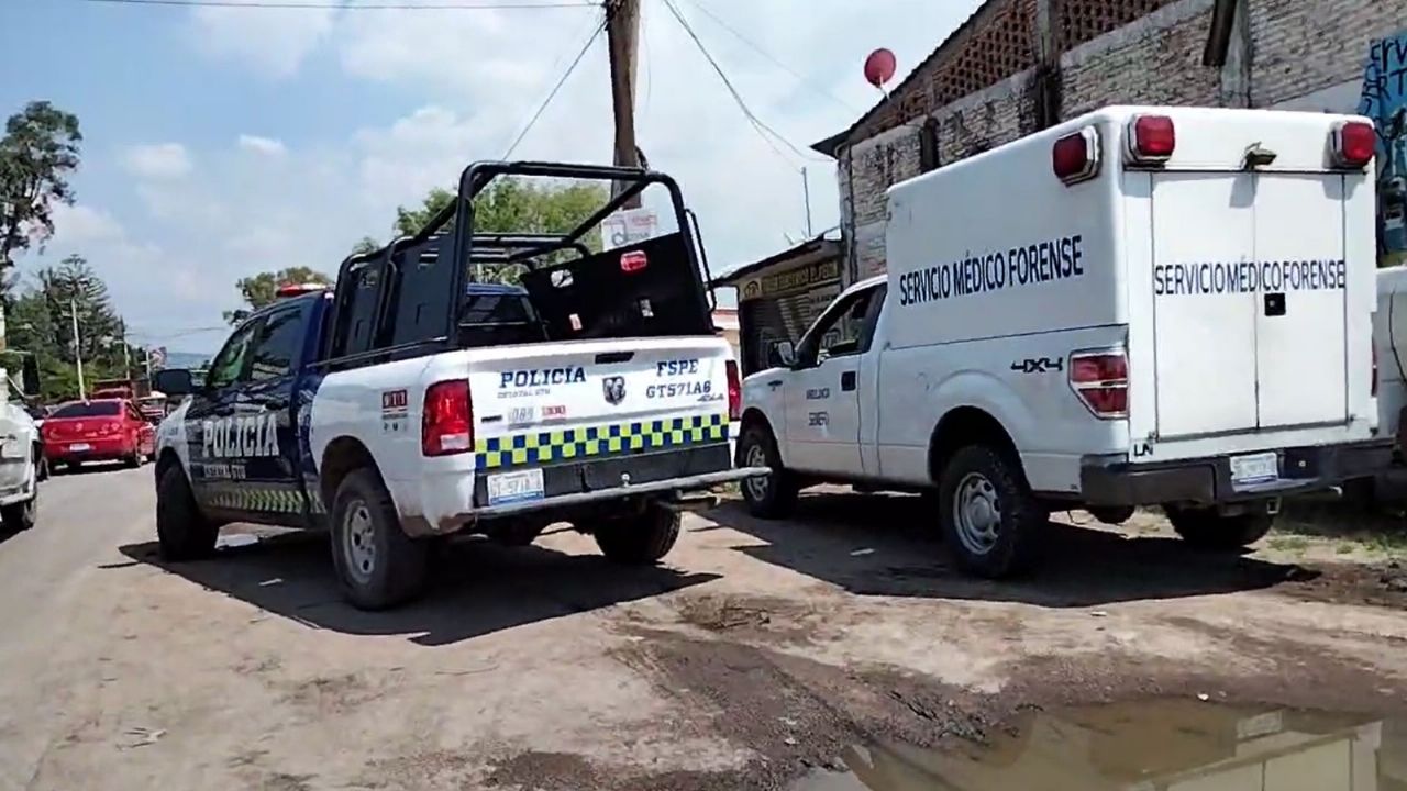 Autoridades llegan al sitio del crimen