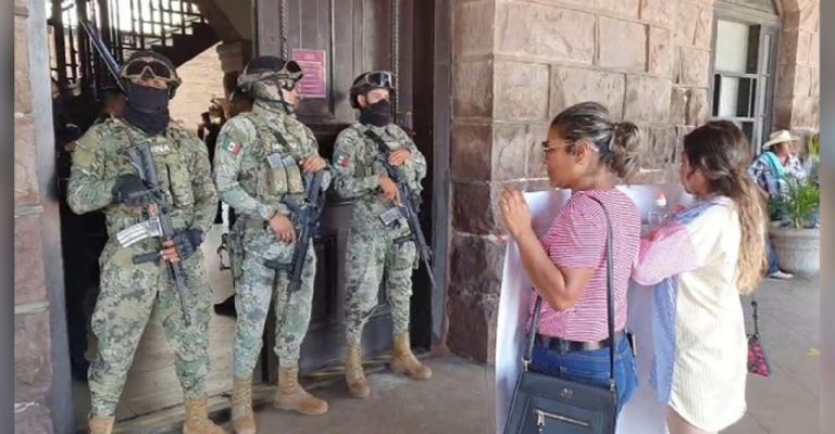 Bloqueos y manifestaciones causa caos en Guaymas