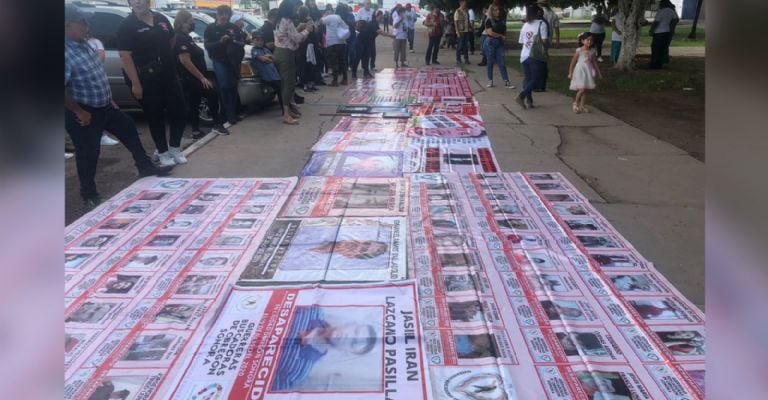 Marchan colectivos de búsqueda y familiares de víctimas de desaparición forzada