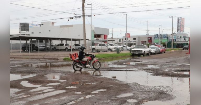 Un nuevo socavón preocupa a vecinos de la Campestre