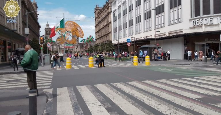 Los manifestantes permanecieron en la plancha del Zócalo capitalino