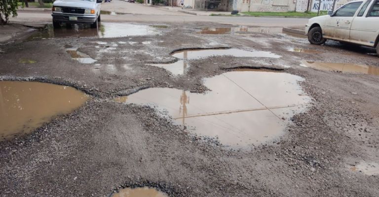 Conductores de plataforma exigen bacheo efectivo a Lamarque Cano en Cajeme