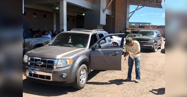 Regularización de autos 'chocolates' registra alta afluencia en Ciudad Obregón