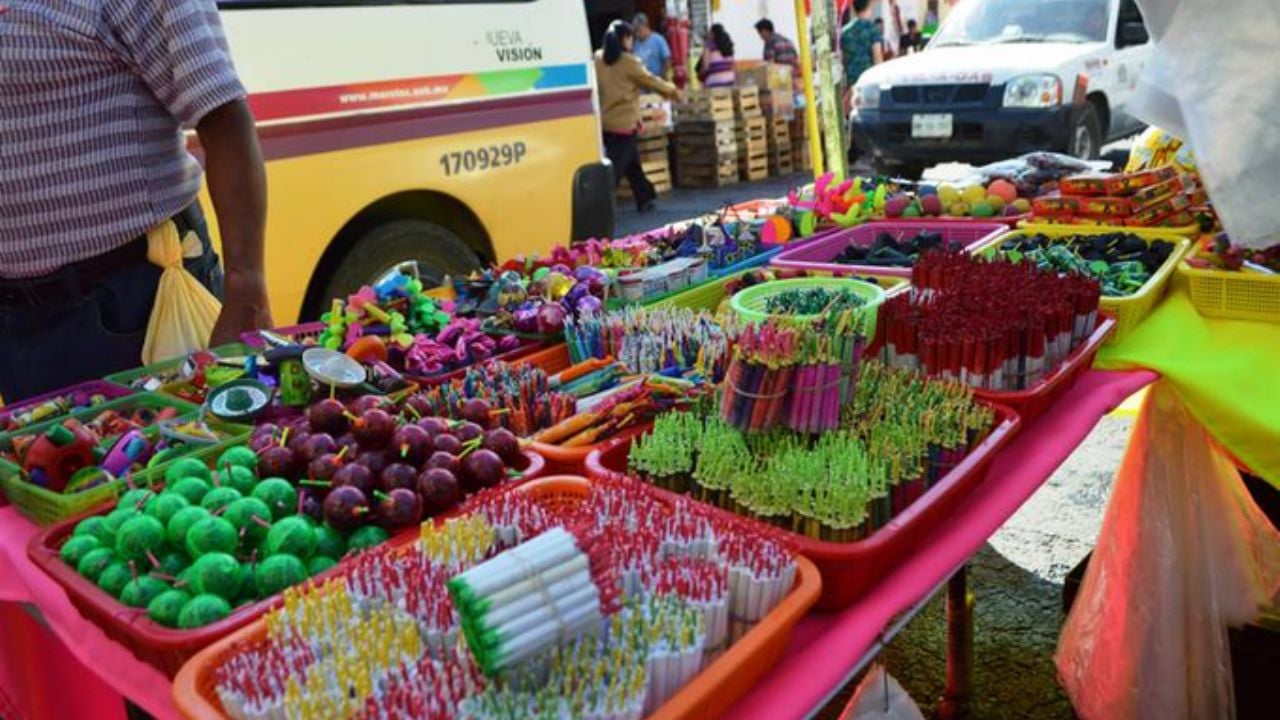 Cuida a los ‘lomitos’: Chalco prohíbe la quema de fuegos pirotécnicos en fiestas patrias