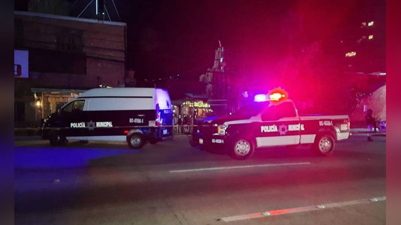 Autoridades trabajan en la zona del crimen