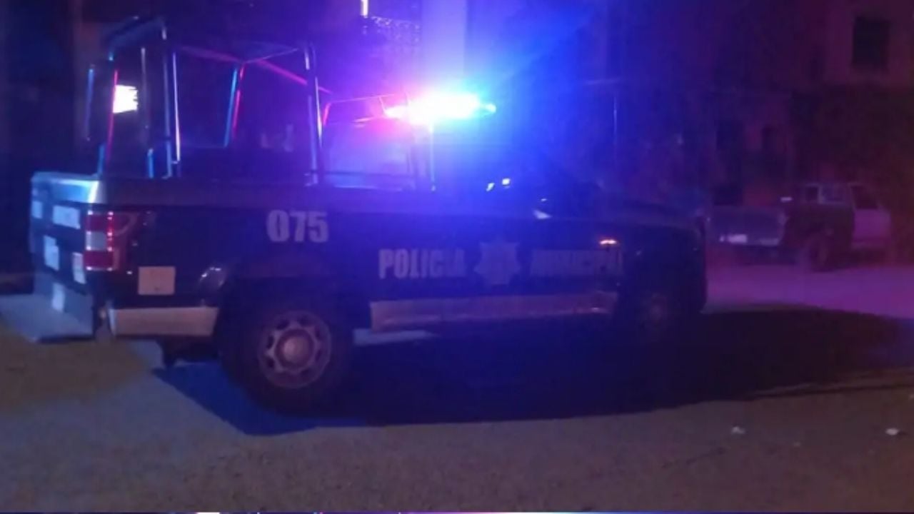 Autoridades llegan al sitio del crimen