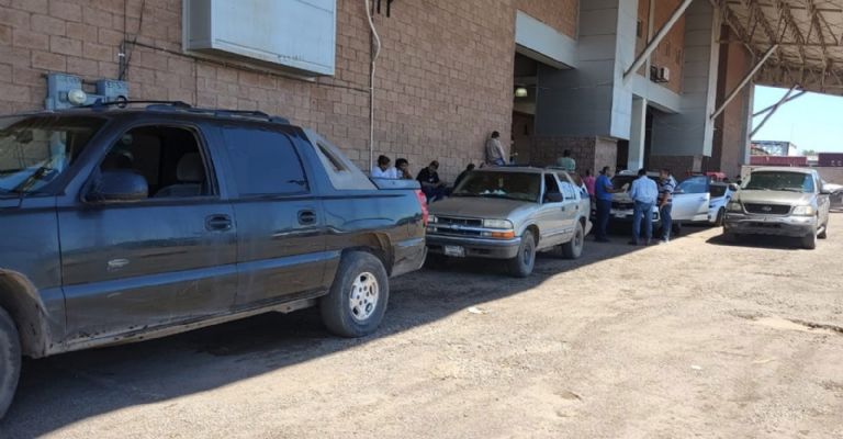 Por falta de citas, autos 'chocolates' quedan sin regularizar