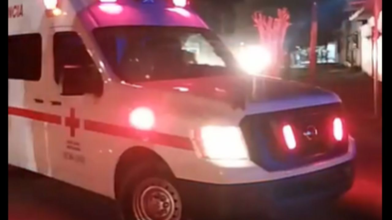 Paramédicos llegan al sitio