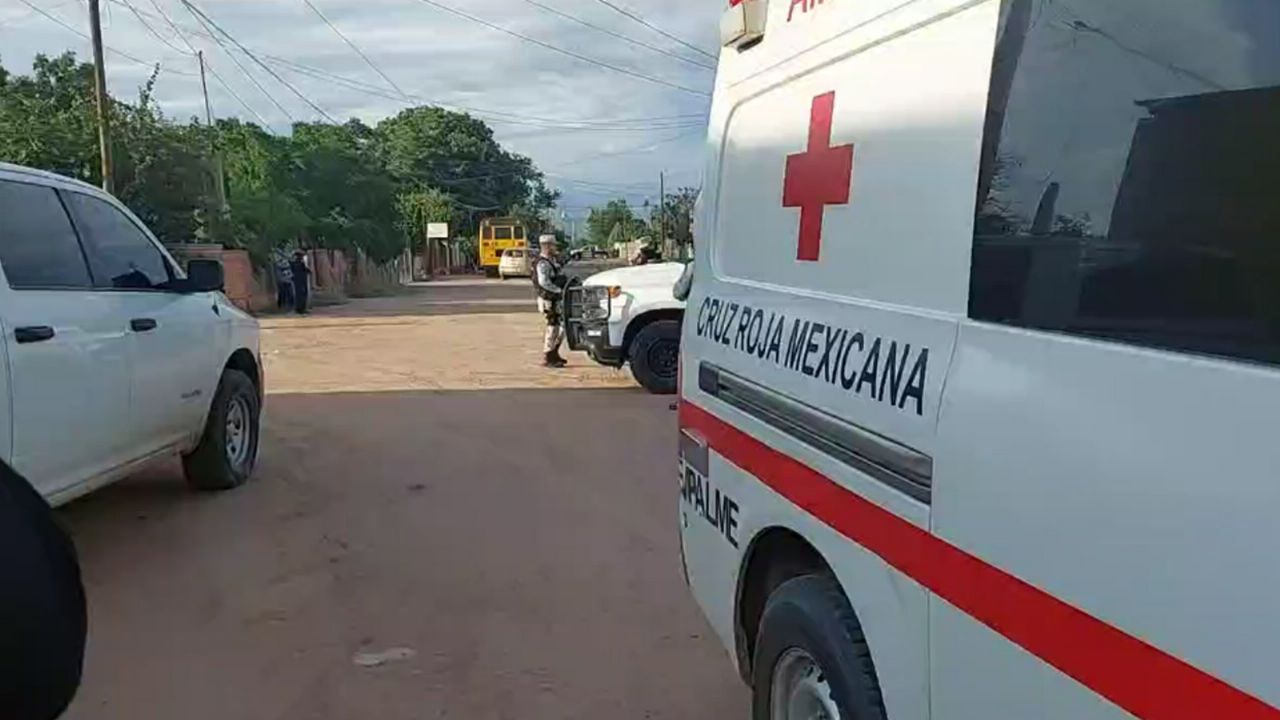 Paramédicos llegan al sitio