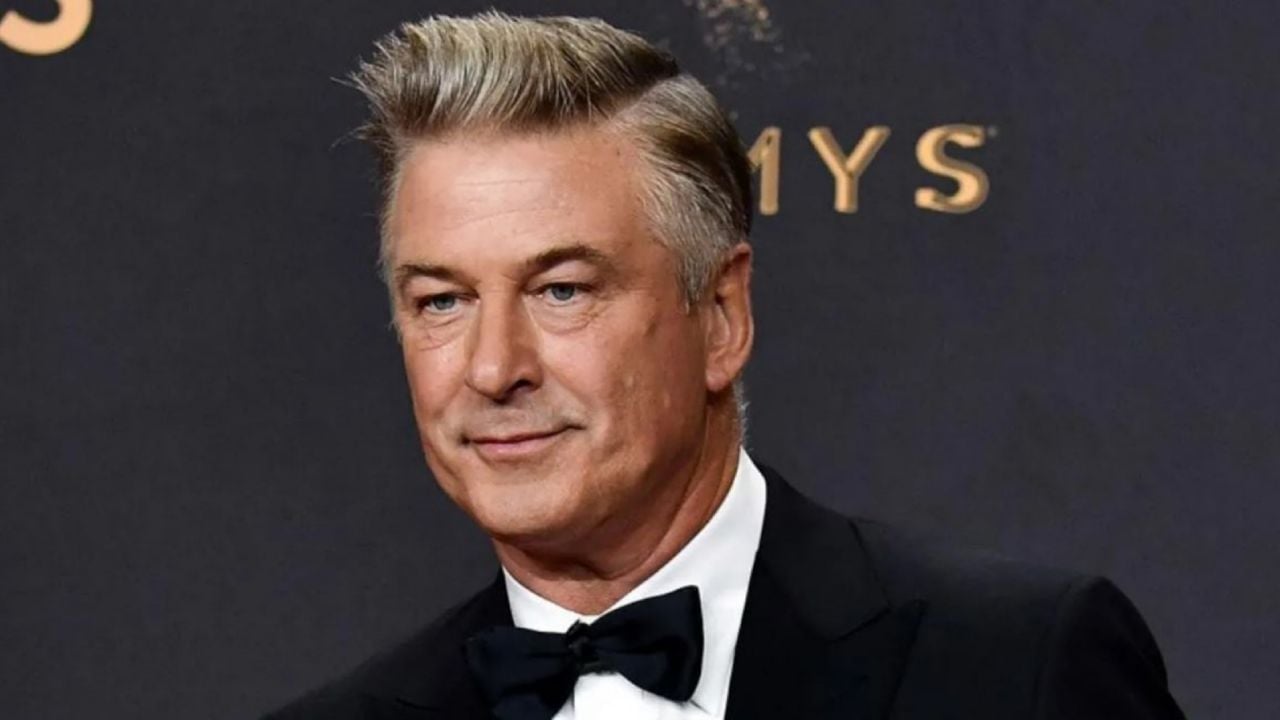 Alec Baldwin confiesa que tiene 39 años de sobriedad pero revela que aún lo extraña