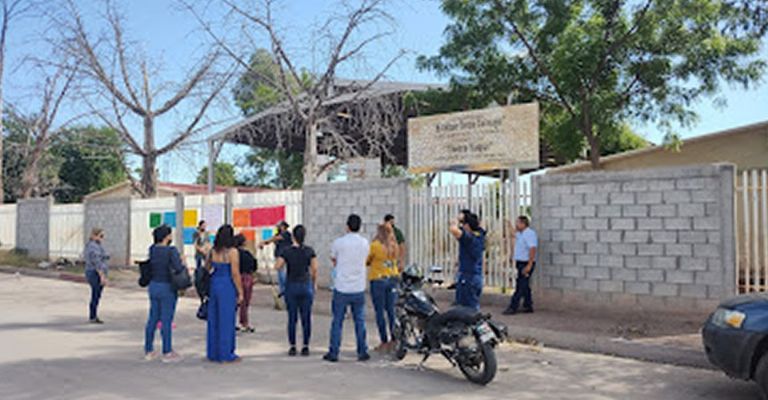 Padres toman la primaria 'Esteban Teros Careaga' en Cajeme