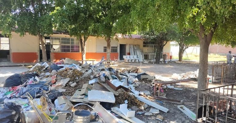 Estudiantes de la primaria 'Centro Escolar Cajeme' exigen clases presenciales