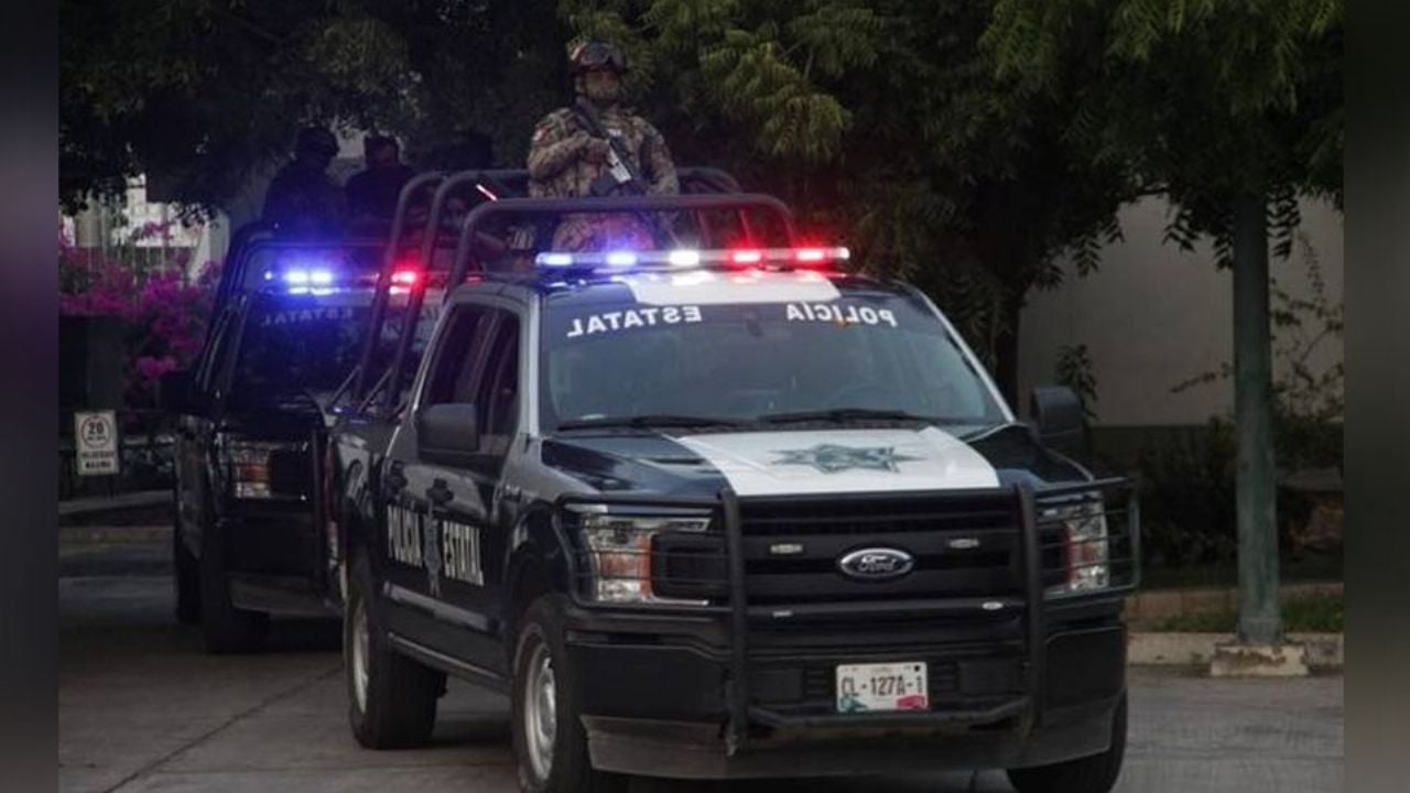 Autoridades llegan al sitio del crimen