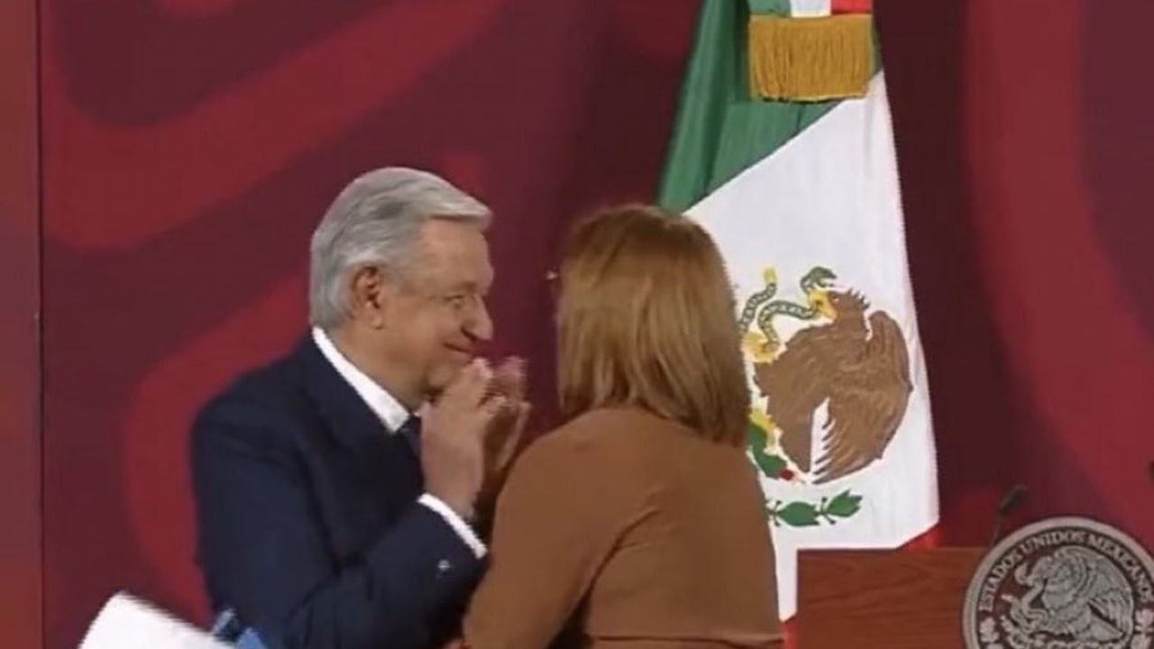VIDEO: AMLO genera polémica al ‘rechazar’ abrazo de Tatiana Clouthier; ¿quién la sustituirá?