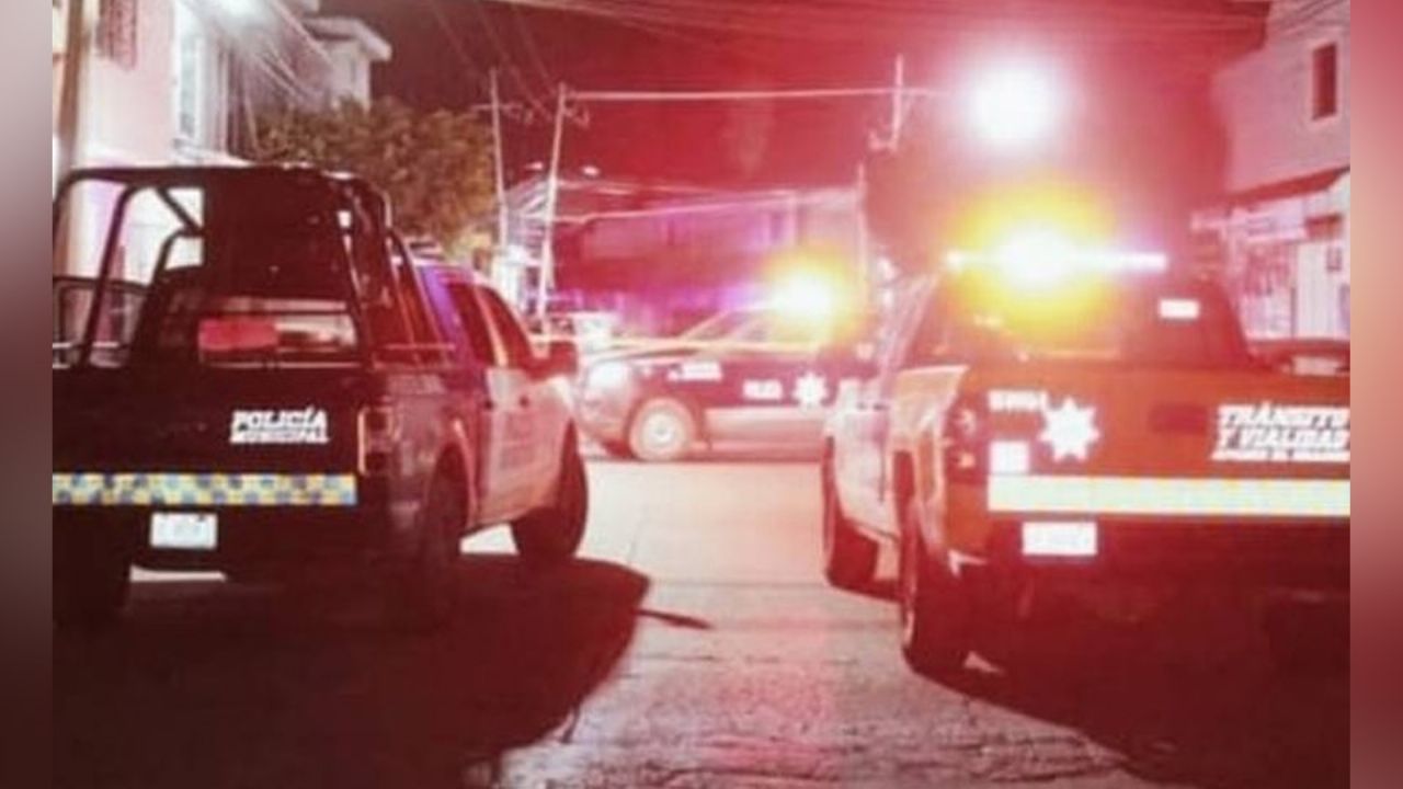 Autoridades llegan al sitio del crimen