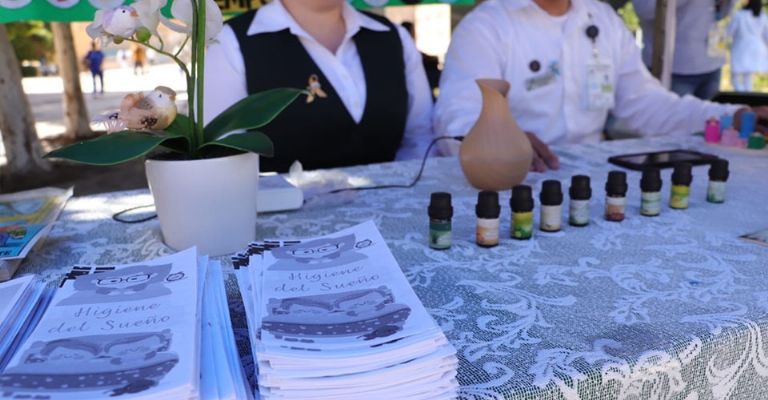 IMSS realiza feria del adulto mayor; brinda servicios de forma gratuita