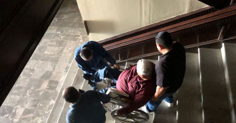 Apagón deja en evidencia falta de instalaciones inclusivas en el Palacio Municipal de Cajeme