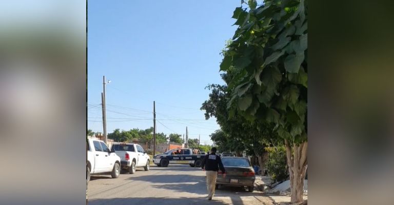 Autoridades llegan al sitio del crimen