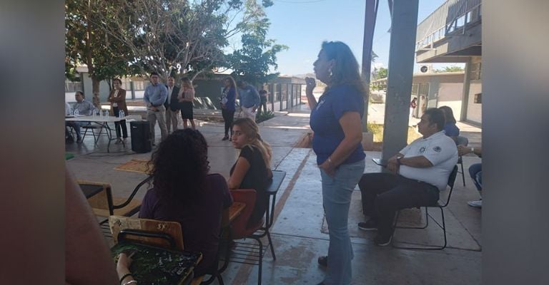 Padres de familia 'estallan' contra SEC por descalificar simulacro