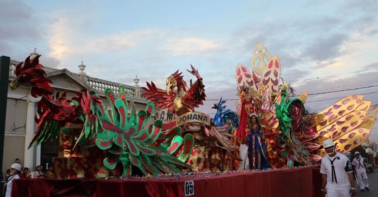 Anuncian a Karely Ruiz para carnaval, mientras que Guaymas inseguro y con baches