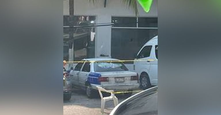 Hallan cadáver en el interior de un taxi en Caleta