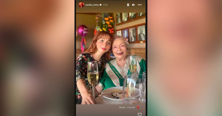 Natalia Téllez y su abuela