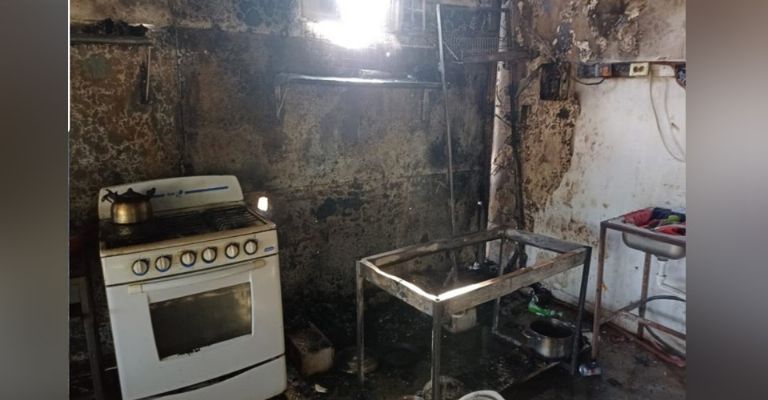 Cooperativa del Cbtis 207 se incendia y un alumno resulta con quemaduras en Navojoa