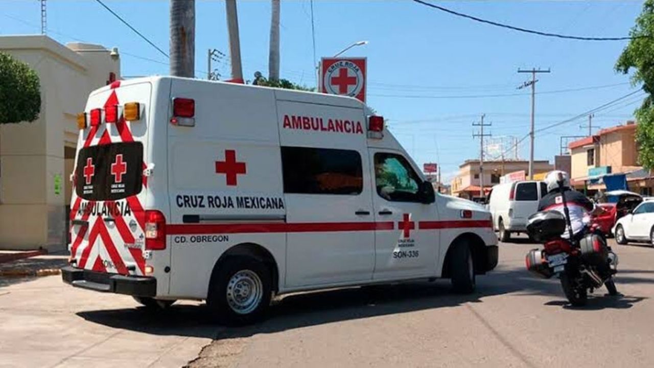 Paramédicos llegan al sitio