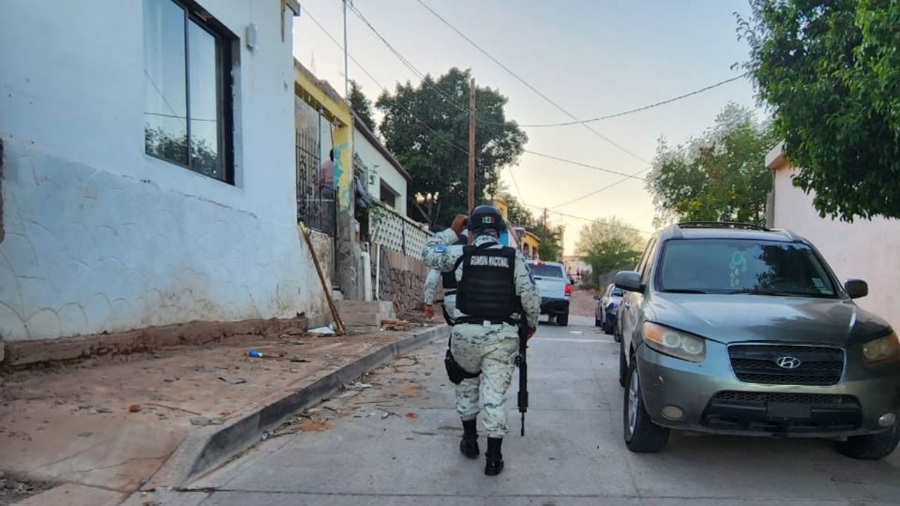Sicarios irrumpen en vivienda y ejecutan a un par de hermanos en el fraccionamiento Sahuaro