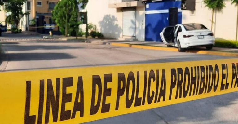 Acordona el sitio del crimen