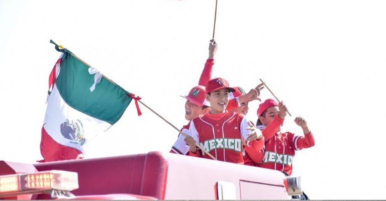 Navojoa recibe a los cuatro niños beisbolistas campeones internacionales