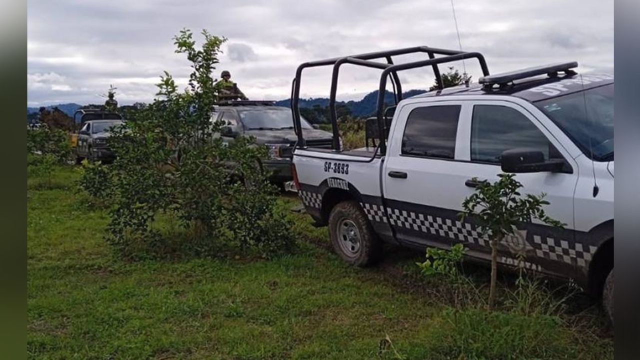 Autoridades llegan al sitio del crimen